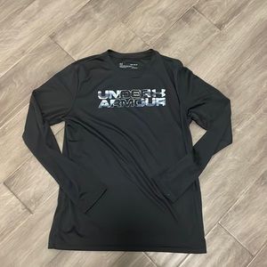Under Armour long sleeve shirt. Youth large. Never worn